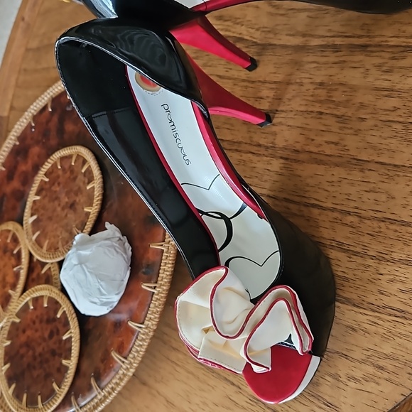 Promiscuous Platform Heels - Picture 5 of 6